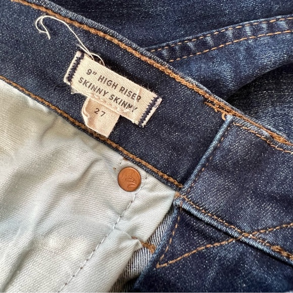 Madewell | 9” High Riser Skinny Skinny Jean - Picture 6 of 9